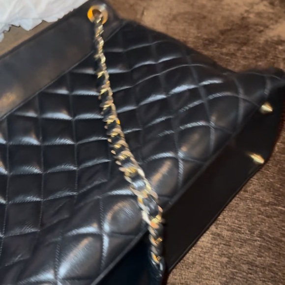 Chanel Black Quilted Leather Shoulder Bag with Gold Chain - Picture 8 of 12